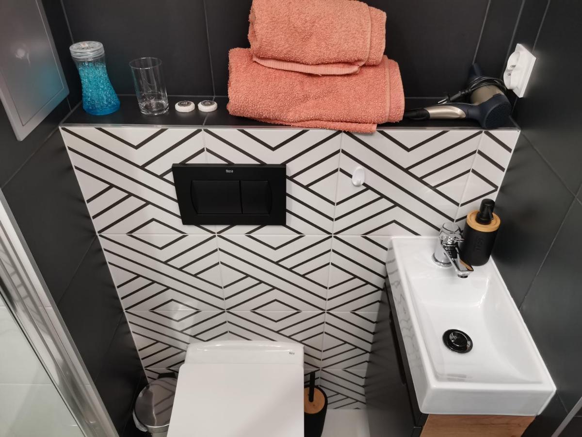 Przytulny Apartament W Wiezowcu - Centrum Miasta Podwislocze 38 Rzeszów Exteriör bild
